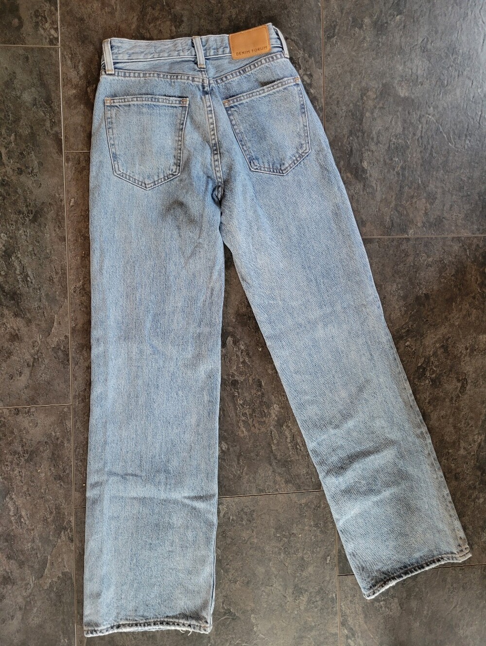 Aritzia Denim Forum - The Farrah High Rise Wide - Picture 3 of 9